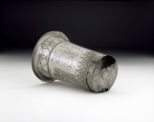 ビーカー、ブルガリアのダルボキ墓で発見（銀）（103328を参照） 作： Thracian